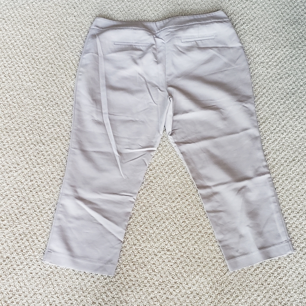 Ladies Capri Pants